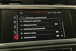valkoinen Audi Q3 2021 kuva 26.