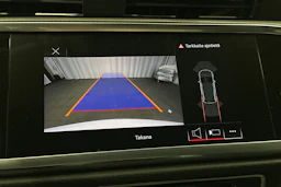 valkoinen Audi Q3 2021 kuva 27.