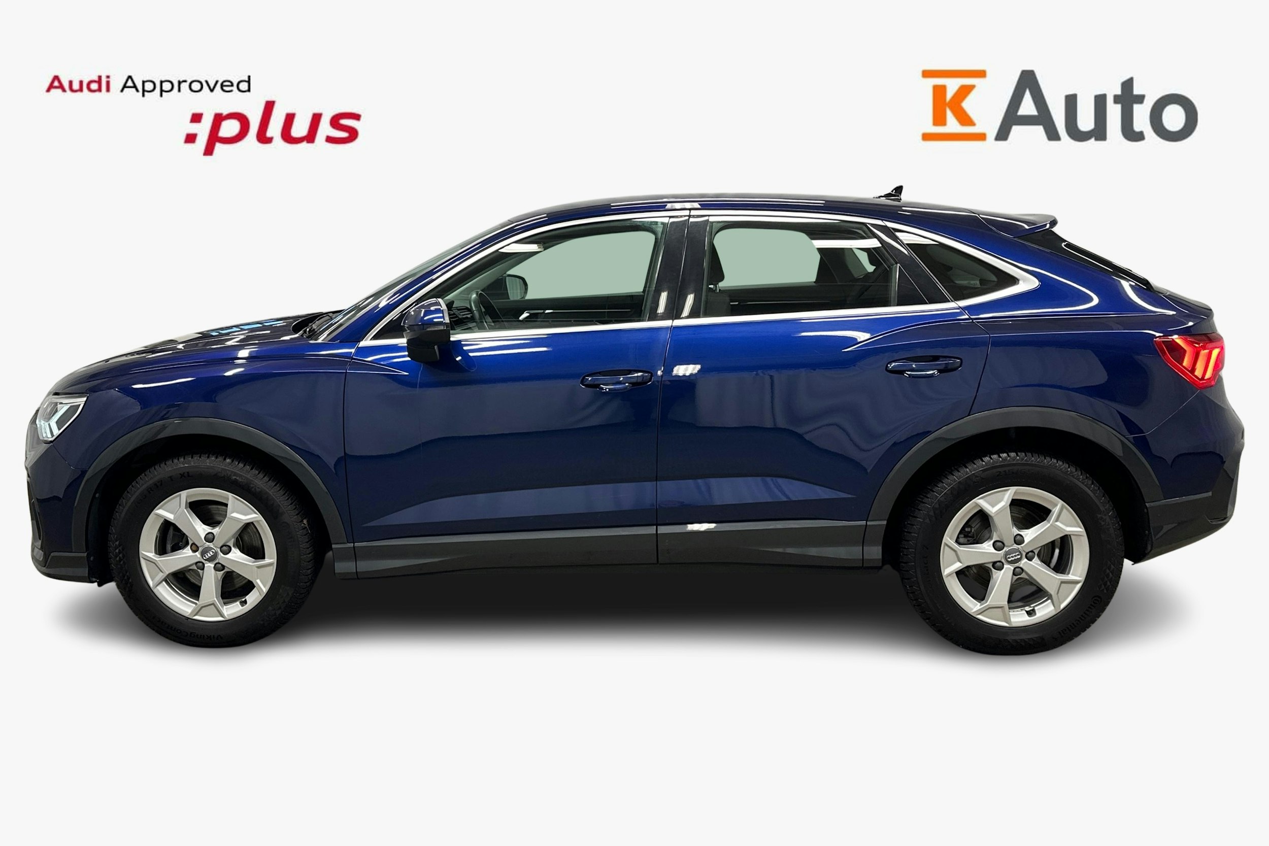 sininen Audi Q3 2021 kuva 6.