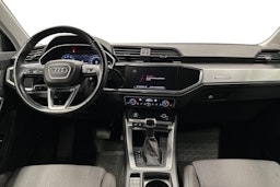 sininen Audi Q3 2021 kuva 9.