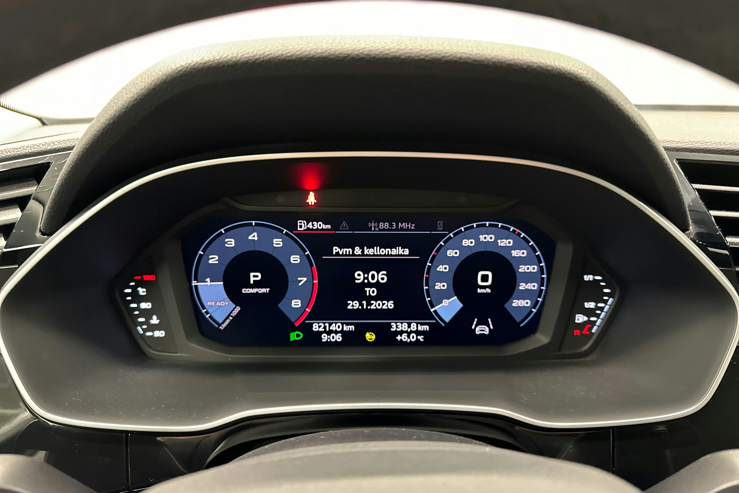 sininen Audi Q3 2021 kuva 17.