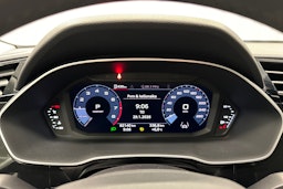 sininen Audi Q3 2021 kuva 17.