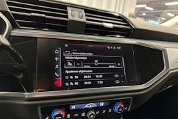 sininen Audi Q3 2021 kuva 21.