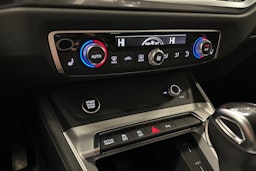 sininen Audi Q3 2021 kuva 23.