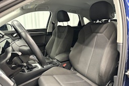 sininen Audi Q3 2021 kuva 25.