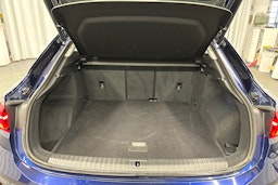 sininen Audi Q3 2021 kuva 26.