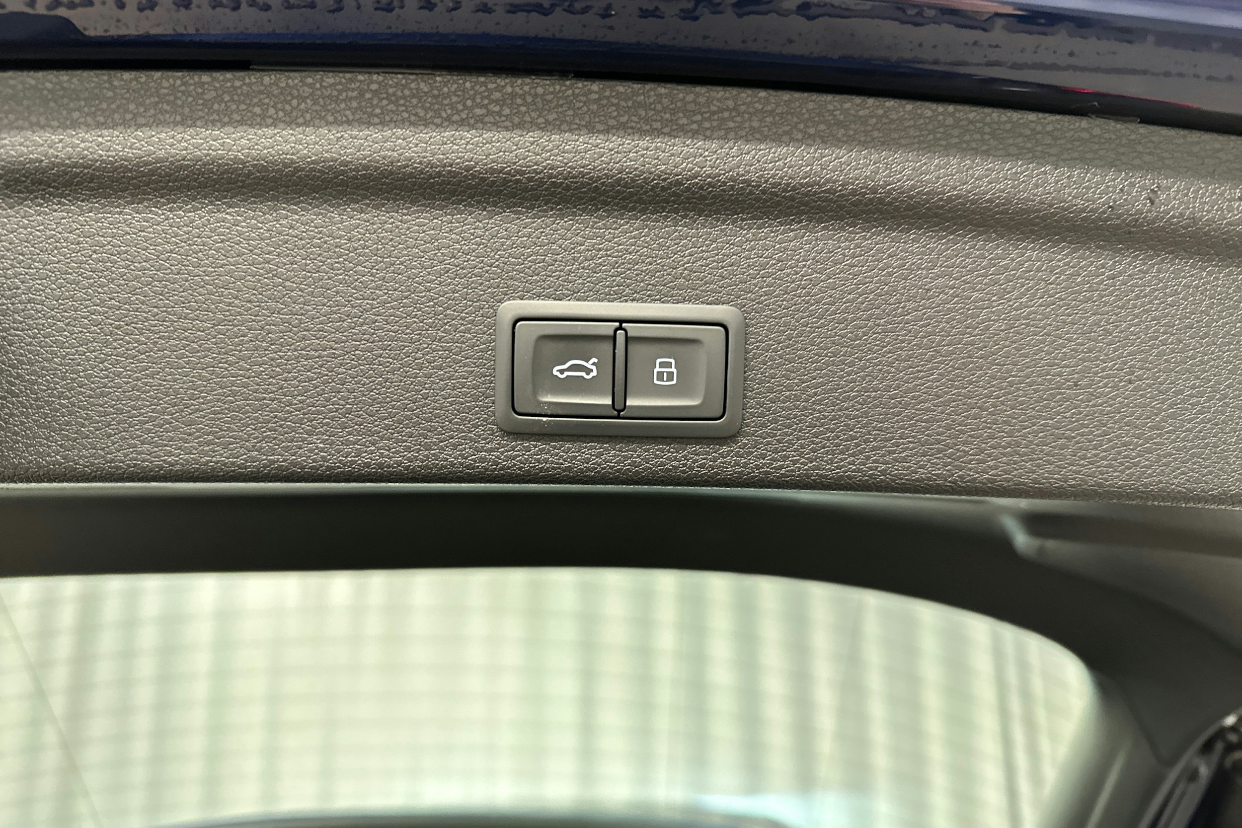 sininen Audi Q3 2021 kuva 27.