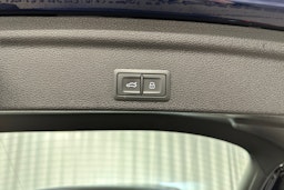 sininen Audi Q3 2021 kuva 27.