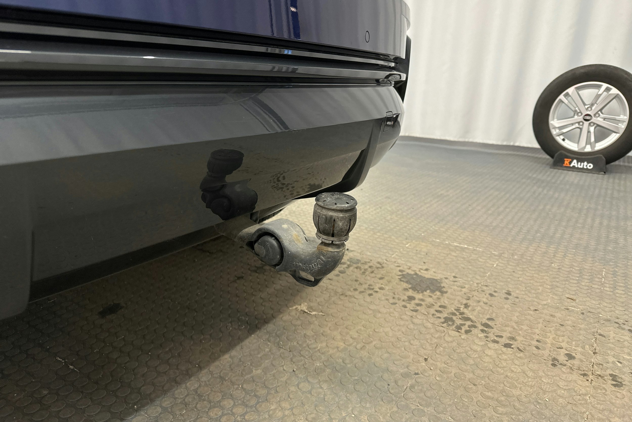 sininen Audi Q3 2021 kuva 29.