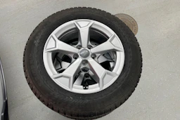 valkoinen Audi Q3 2021 kuva 10.