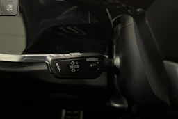 valkoinen Audi Q3 2021 kuva 16.