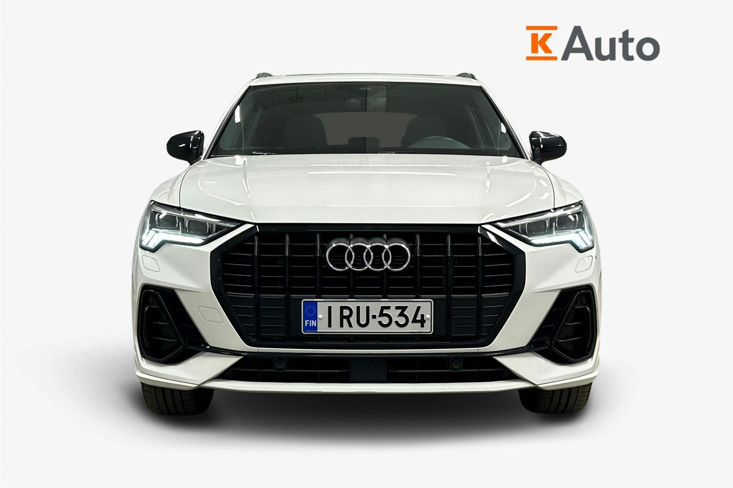 valkoinen Audi Q3 2021 kuva 5.