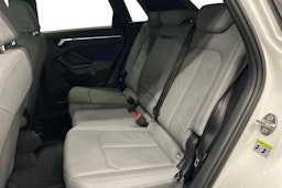 valkoinen Audi Q3 2021 kuva 10.