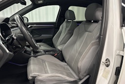 valkoinen Audi Q3 2021 kuva 16.