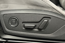 valkoinen Audi Q3 2021 kuva 17.