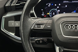 valkoinen Audi Q3 2021 kuva 19.