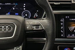 valkoinen Audi Q3 2021 kuva 20.