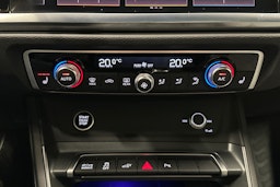 valkoinen Audi Q3 2021 kuva 24.