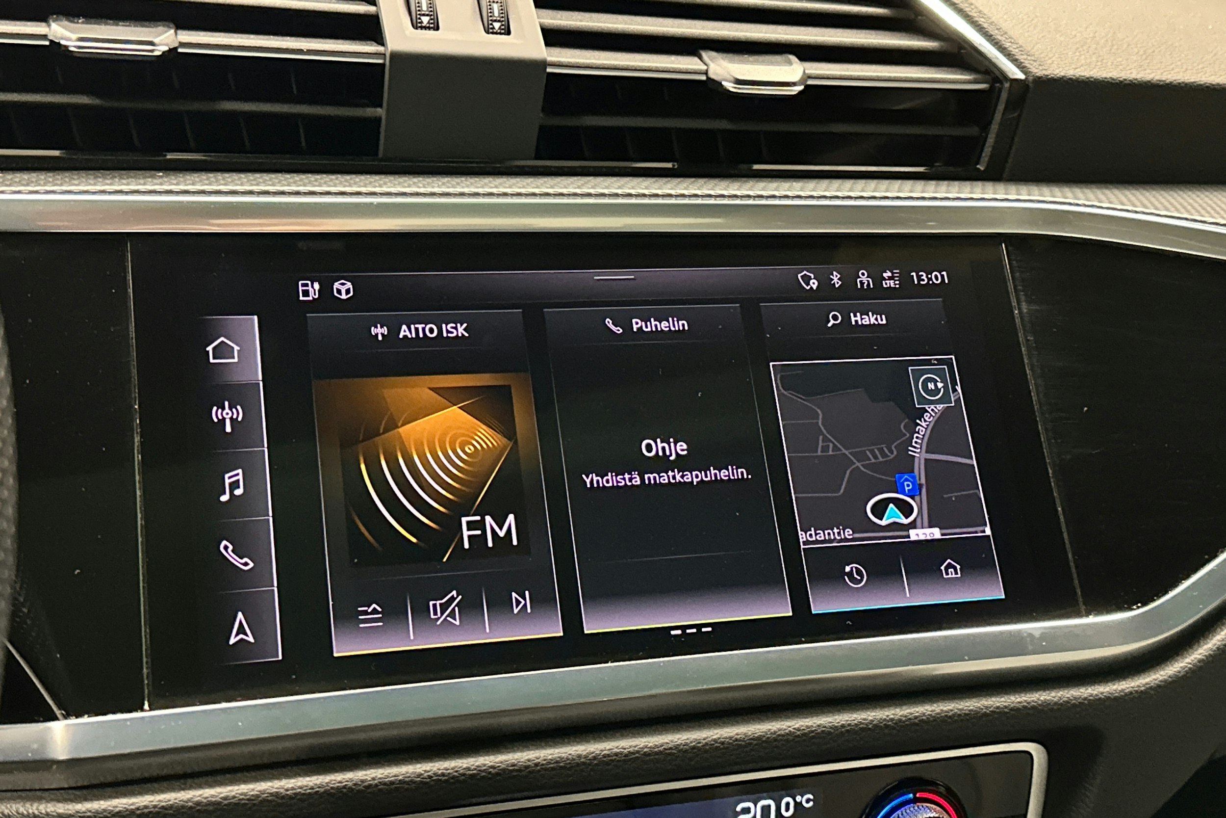 valkoinen Audi Q3 2021 kuva 25.