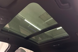 valkoinen Audi Q3 2021 kuva 33.