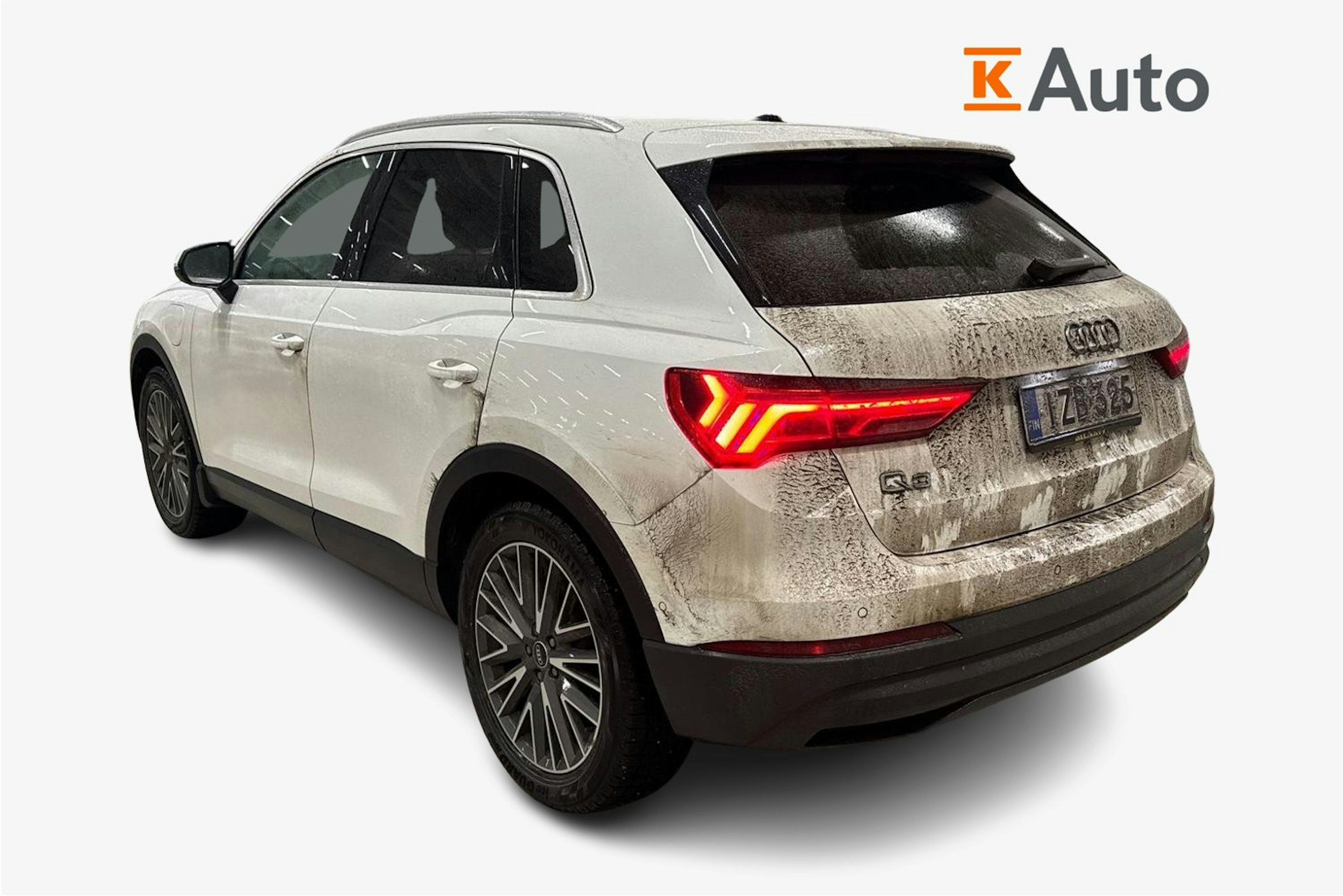 valkoinen Audi Q3 2021 kuva 2.