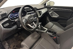 valkoinen Audi Q3 2021 kuva 3.