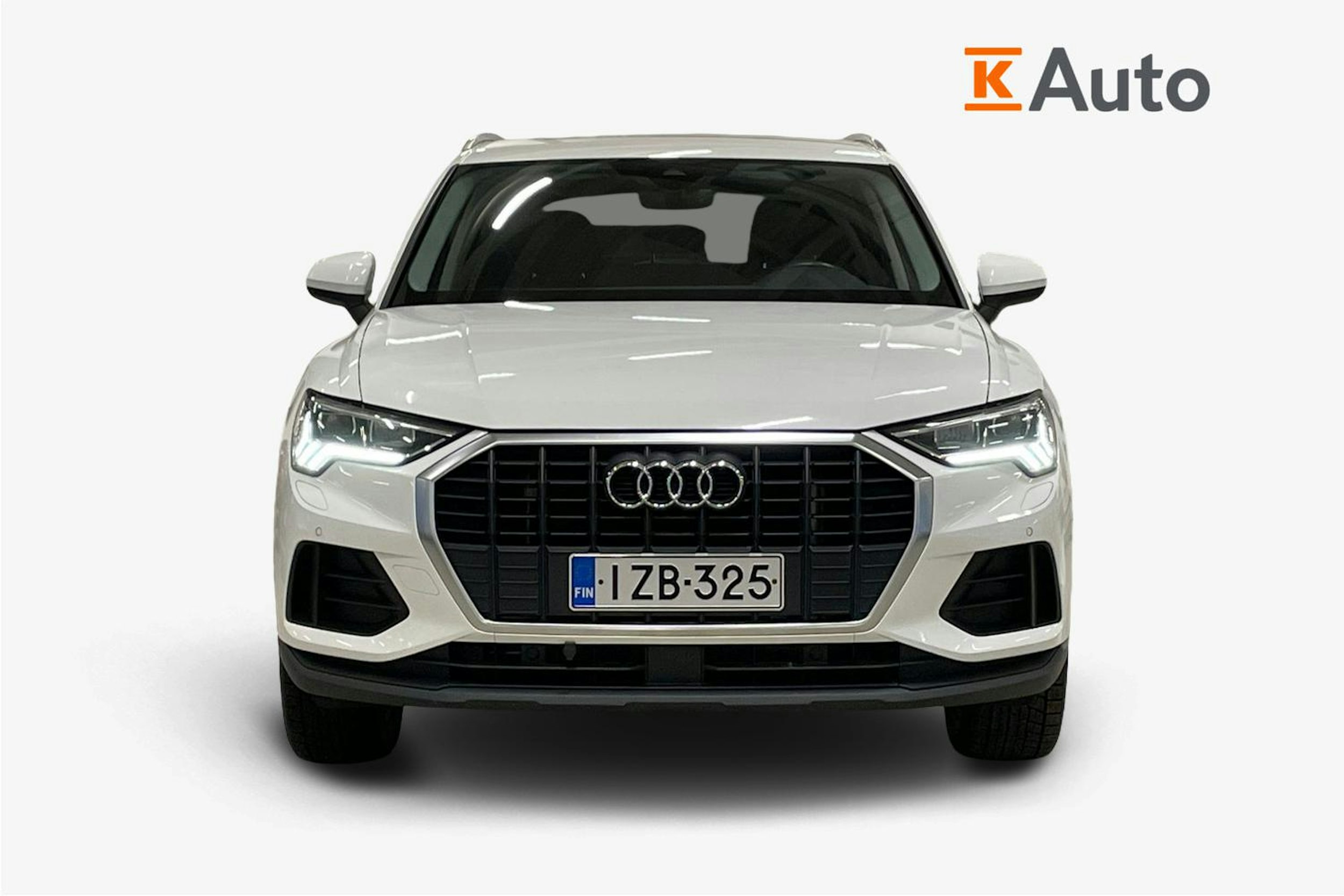 valkoinen Audi Q3 2021 kuva 5.