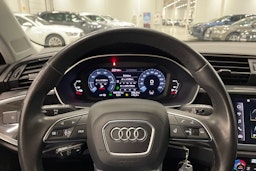 valkoinen Audi Q3 2021 kuva 15.