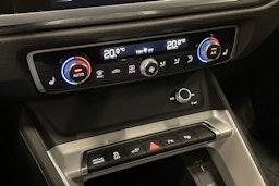 valkoinen Audi Q3 2021 kuva 20.