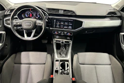valkoinen Audi Q3 2021 kuva 9.