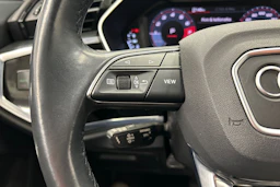 valkoinen Audi Q3 2021 kuva 22.
