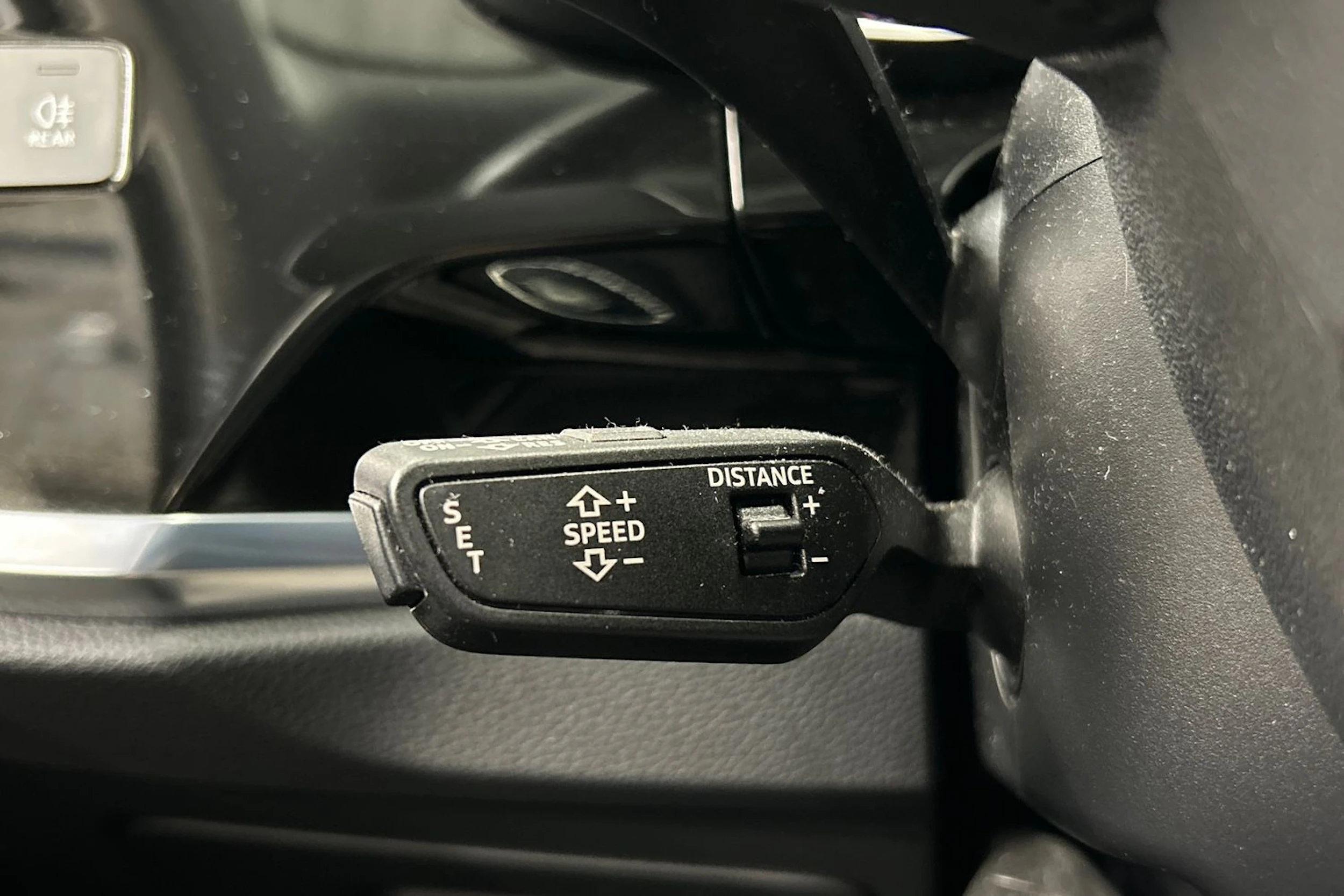 valkoinen Audi Q3 2021 kuva 24.