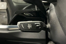 valkoinen Audi Q3 2021 kuva 24.