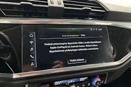 valkoinen Audi Q3 2021 kuva 25.