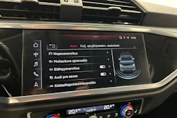 valkoinen Audi Q3 2021 kuva 27.