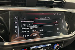 valkoinen Audi Q3 2021 kuva 28.