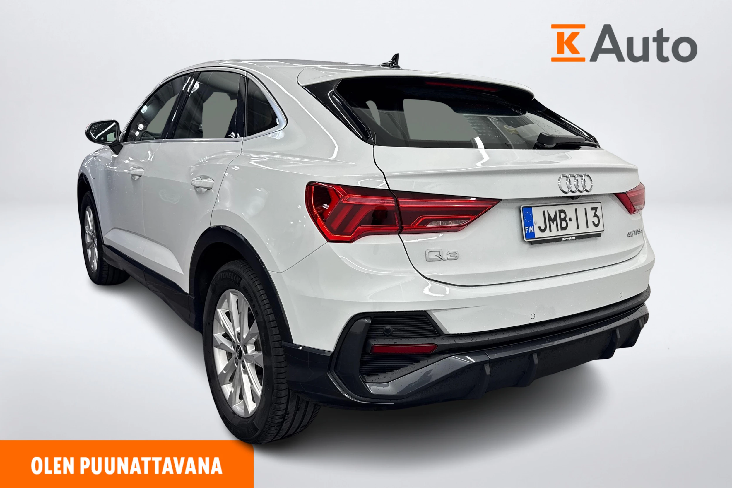 valkoinen Audi Q3 2021 kuva 2.