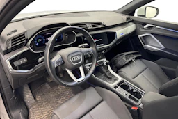 valkoinen Audi Q3 2021 kuva 3.