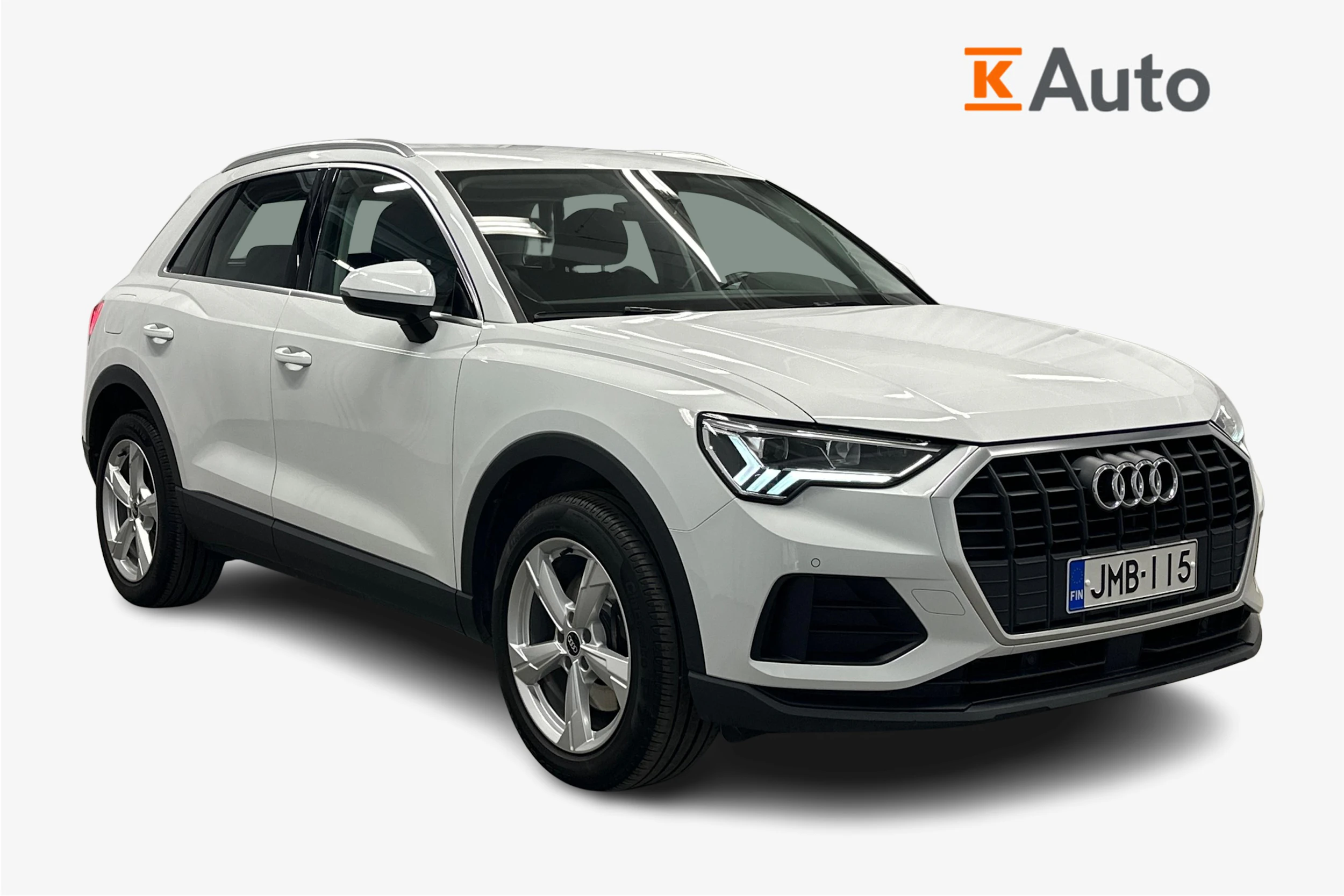 valkoinen Audi Q3 2021 kuva 1.