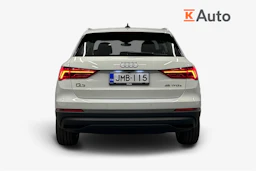 valkoinen Audi Q3 2021 kuva 4.