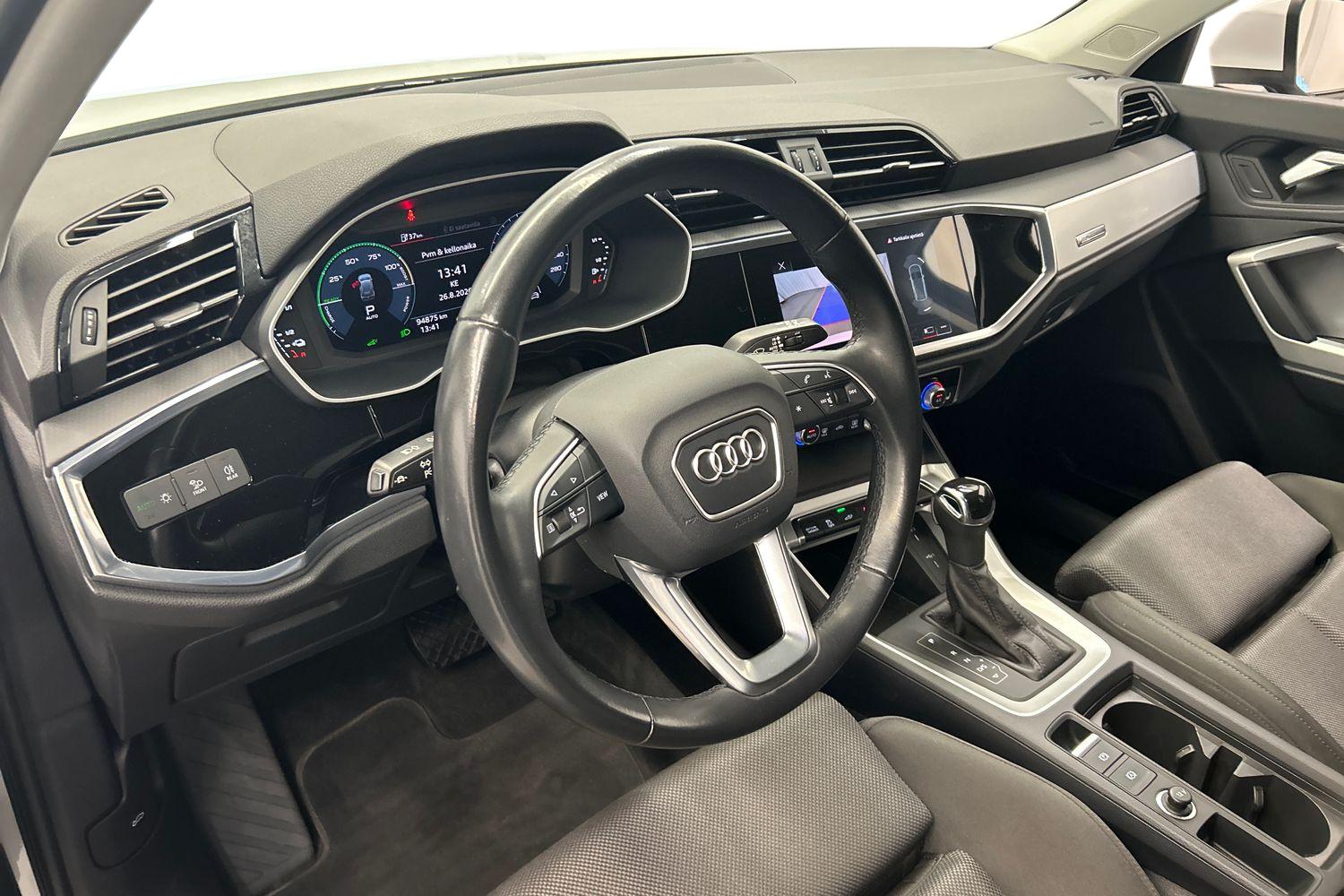 Audi Q3 2021, photo 6/23