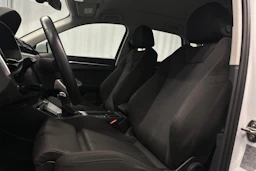 valkoinen Audi Q3 2021 kuva 18.