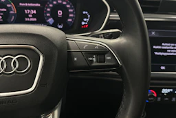 valkoinen Audi Q3 2021 kuva 21.