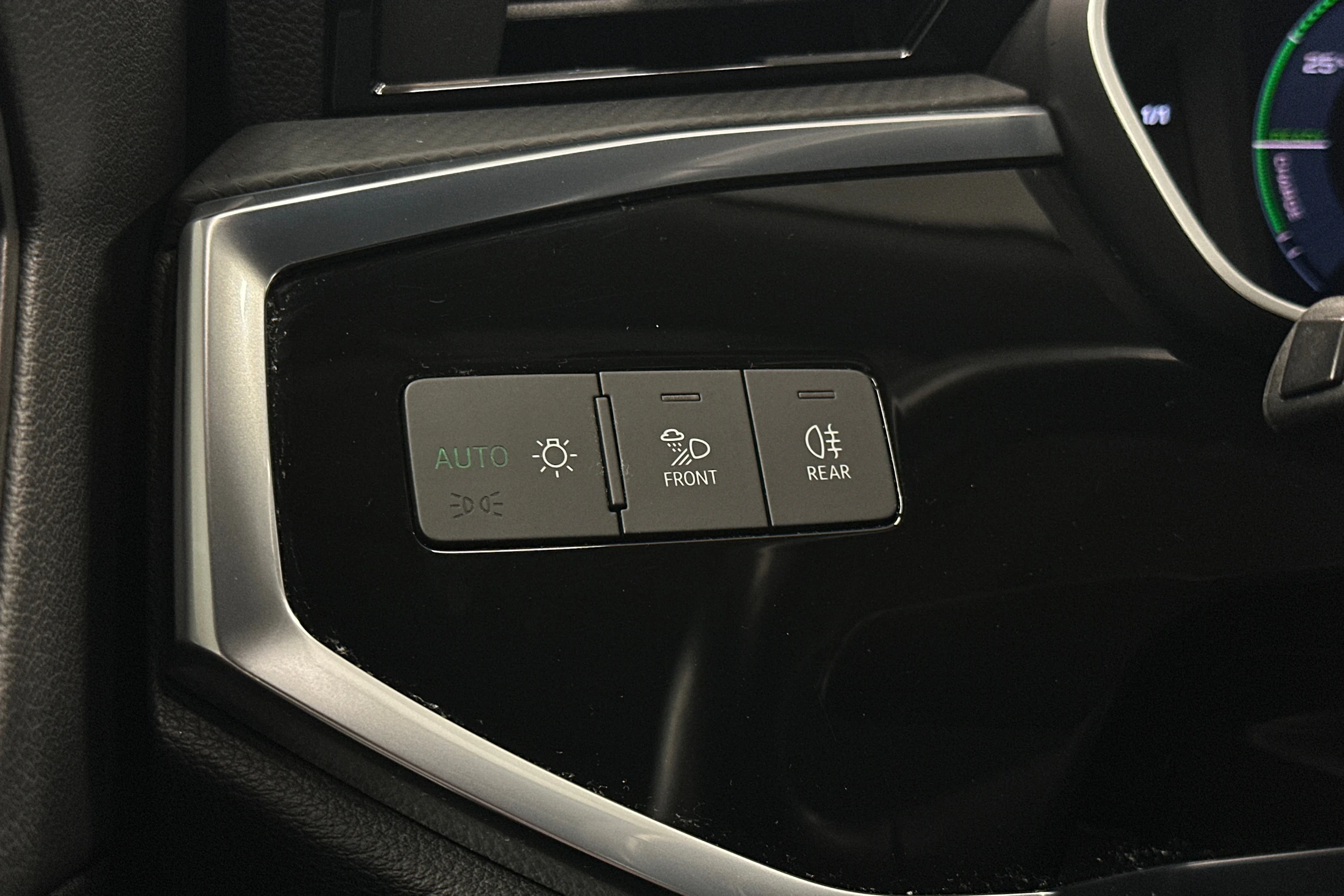 valkoinen Audi Q3 2021 kuva 22.