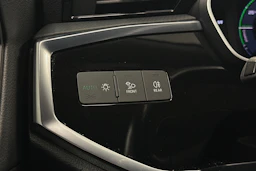 valkoinen Audi Q3 2021 kuva 22.