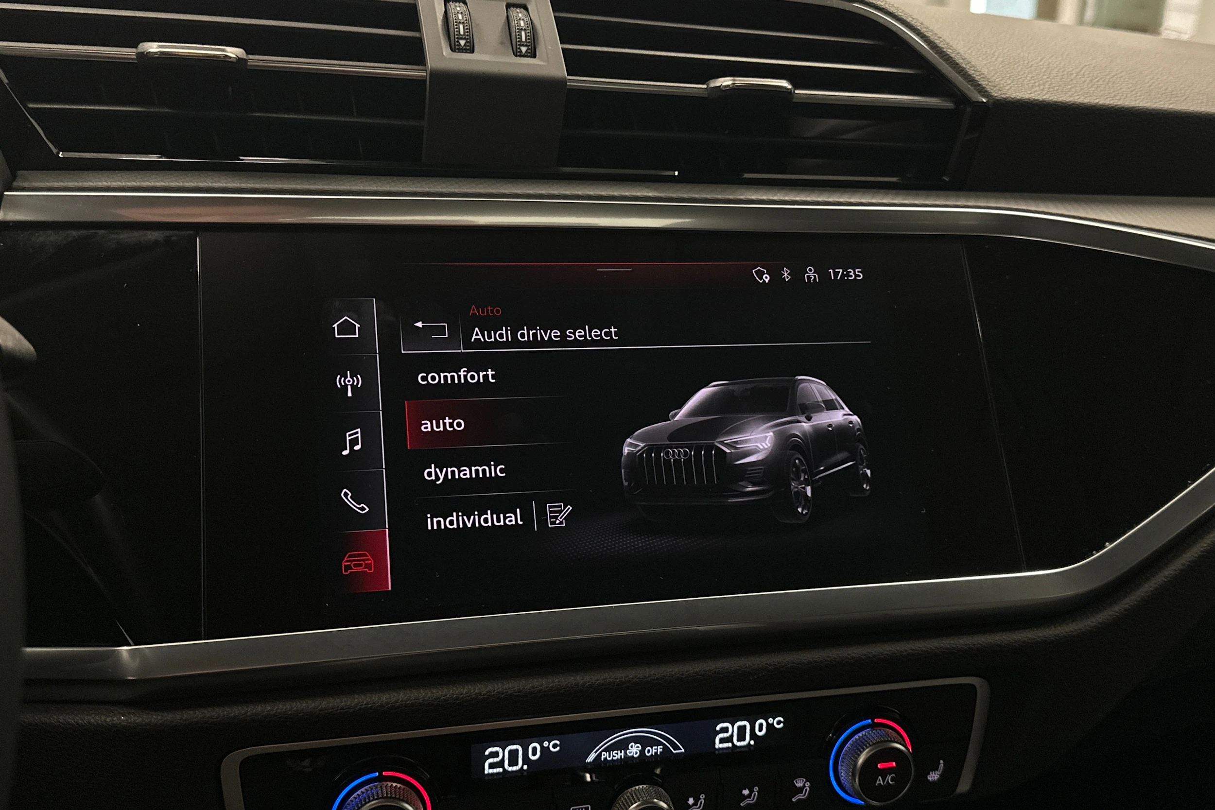 valkoinen Audi Q3 2021 kuva 25.