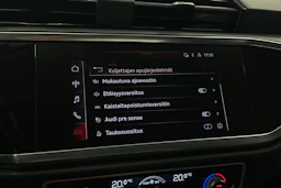 valkoinen Audi Q3 2021 kuva 27.