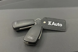 valkoinen Audi Q3 2021 kuva 36.