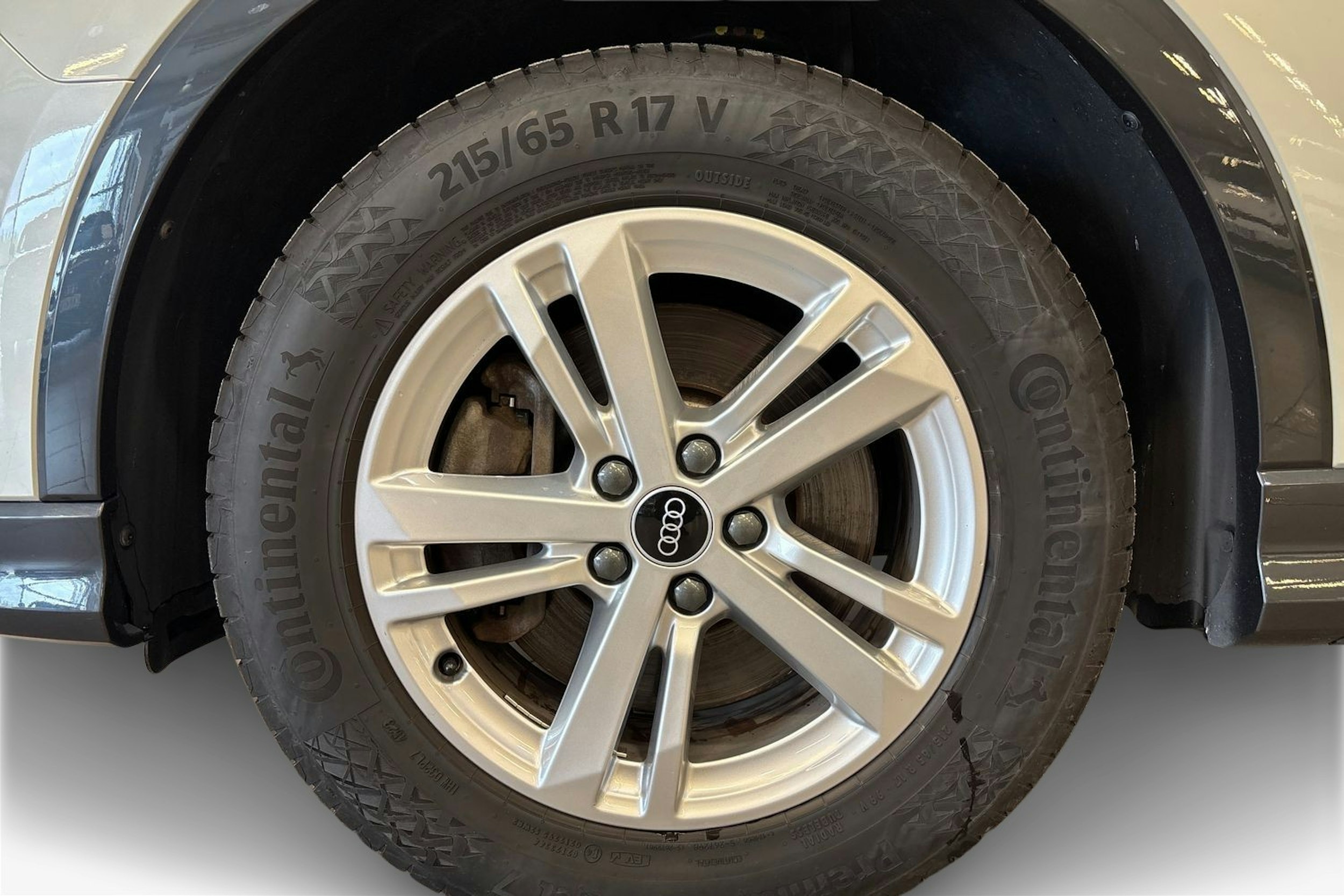 met. hopea Audi Q3 2021 kuva 11.