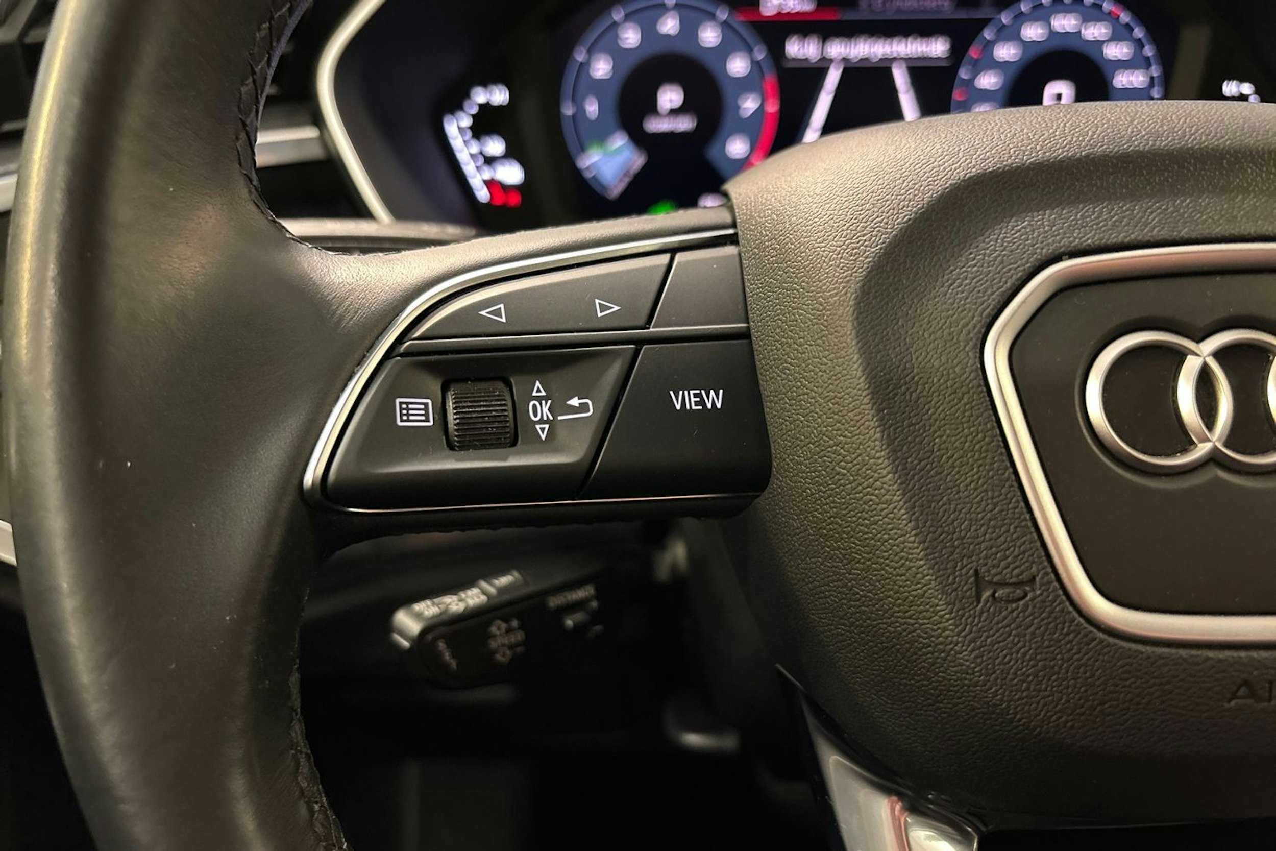 met. hopea Audi Q3 2021 kuva 15.